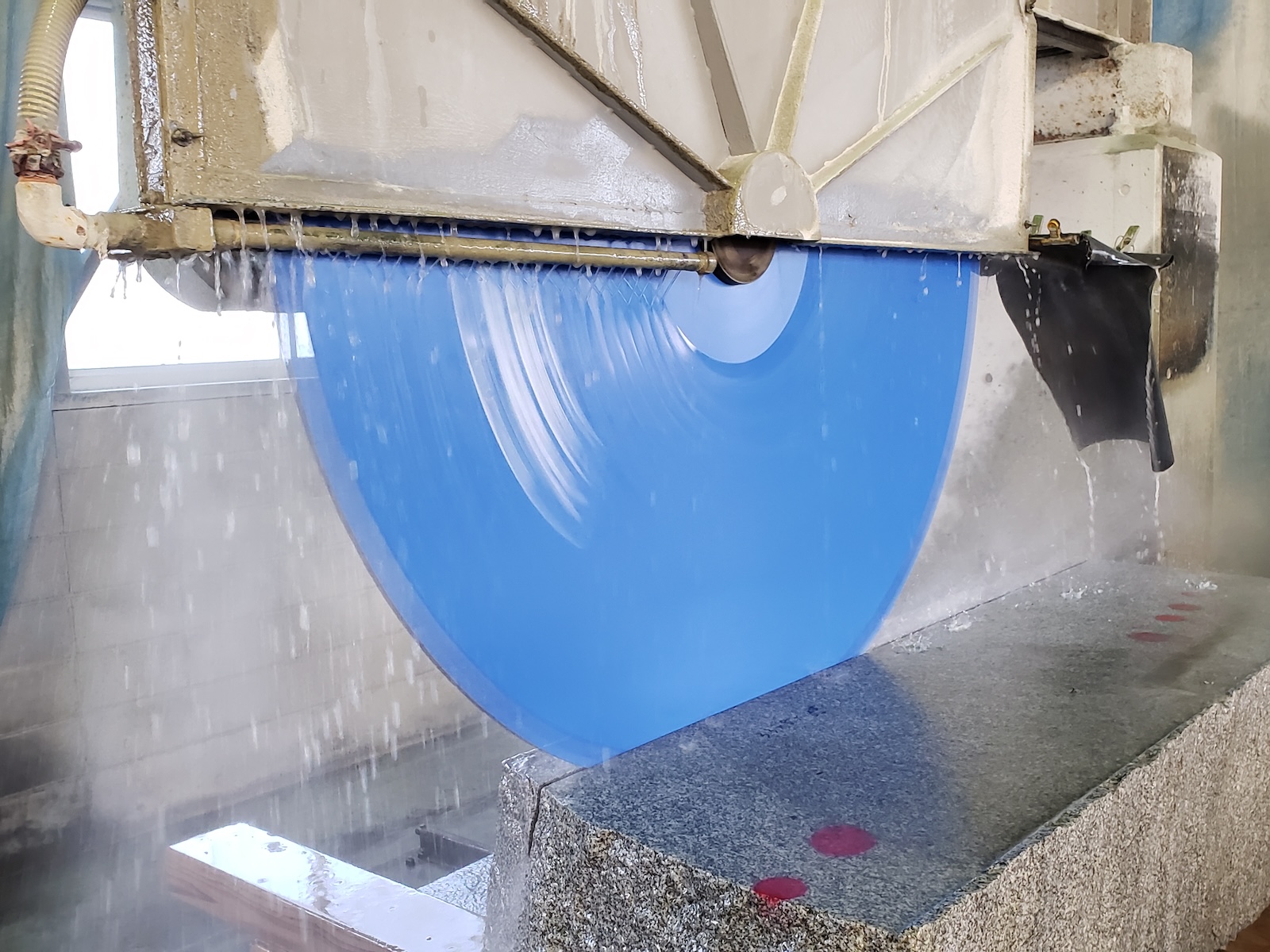 大口径での石の切削